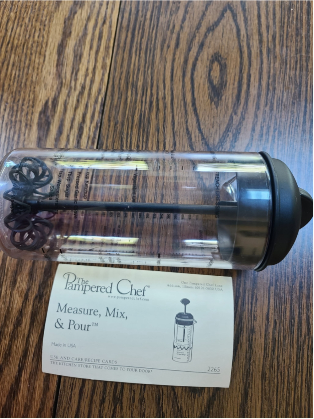 NIB Pampered Chef Measure Mix & Pour Dressing Maker #2265 Vintage 2002